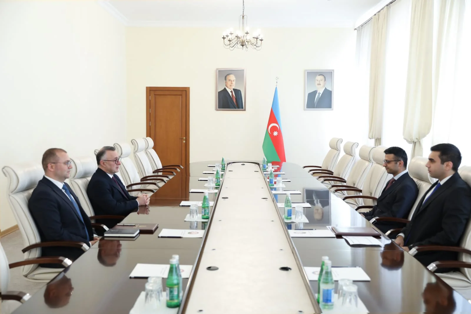 Səhiyyə Nazirliyində “Yüksəliş” müsabiqəsinin qalibi ilə görüş keçirilib