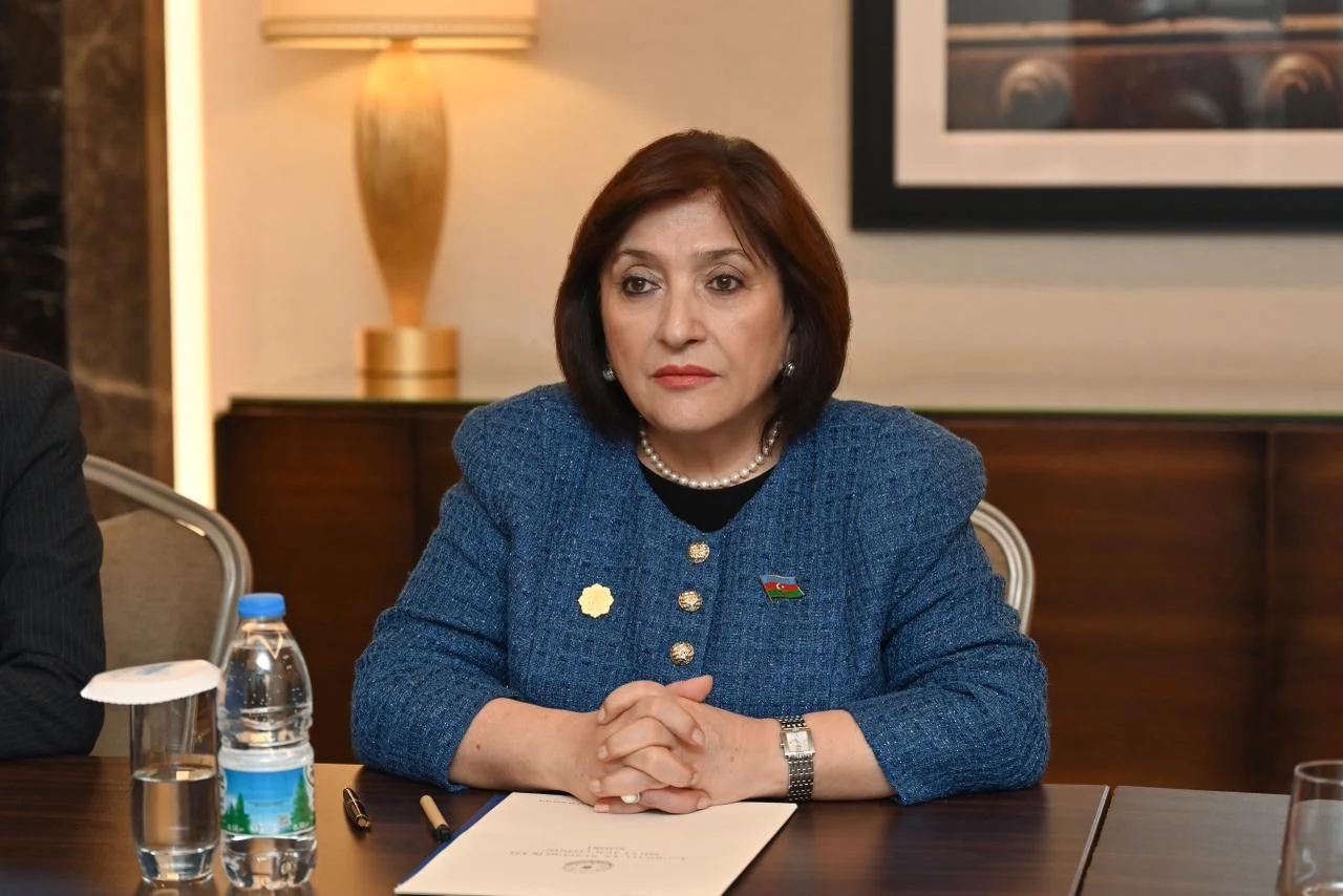    Milli Məclisin sədri Sahibə Qafarova Əlcəzair Milli Xalq Assambleyasının sədri ilə görüşüb