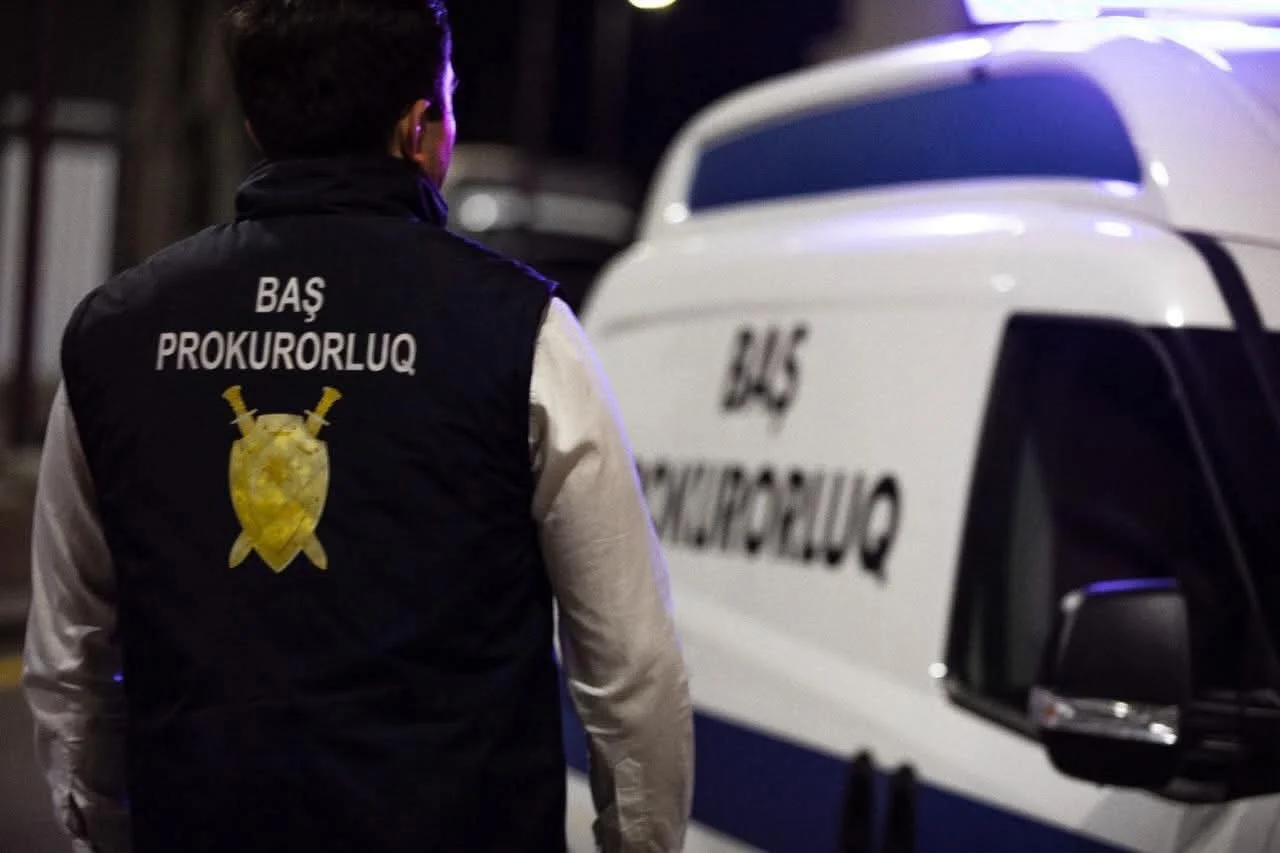 Mənzil təminatı ilə bağlı rüşvət almaqda təqsirləndirilən vəzifəli şəxs barəsində cinayət işi məhkəməyə göndərilib