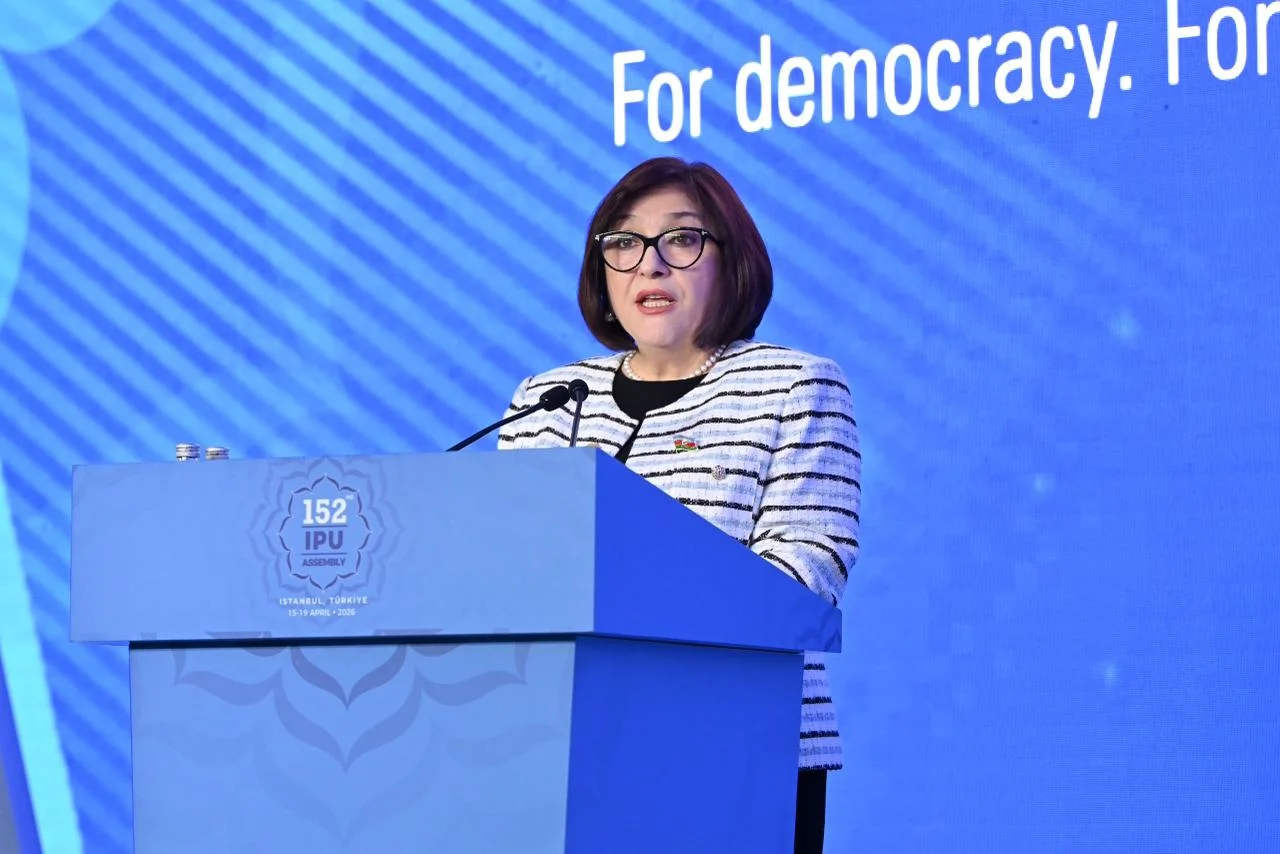 Milli Məclisin sədri Sahibə Qafarova  İstanbulda Qadın Parlamentarilər Forumunda çıxış edib