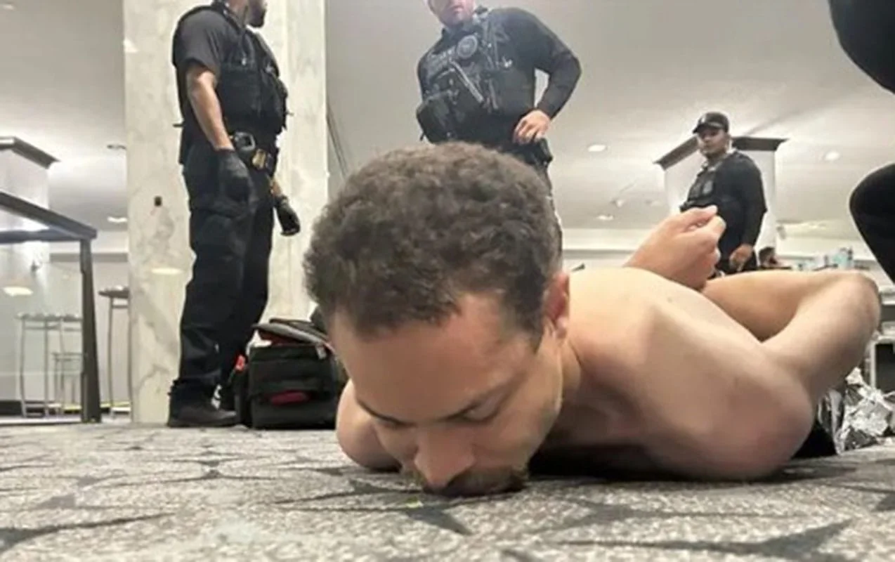 Trampın iştirak etdiyi tədbirdə atəş açan şəxsin kimliyi məlum olub