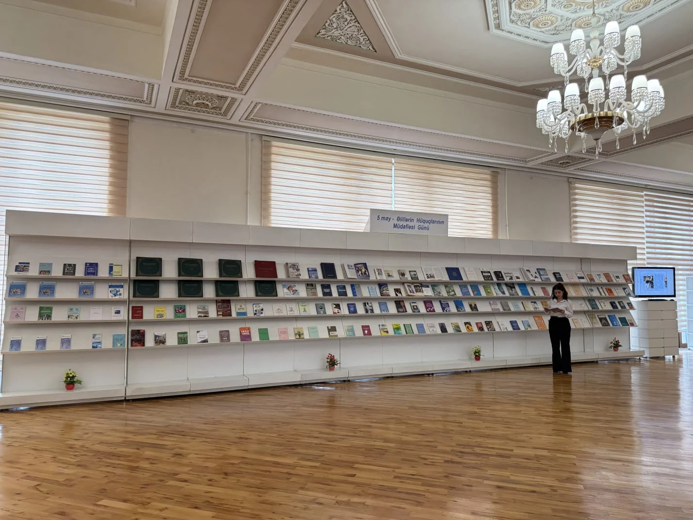 Milli Kitabxanada “5 may - Əlillərin Hüquqlarının Beynəlxalq Müdafiəsi Günü” adlı virtual və eyniadlı ənənəvi kitab sərgisi istifadəçilərə təqdim olunub