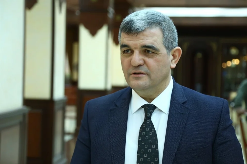 Beynəlxalq simpoziumda