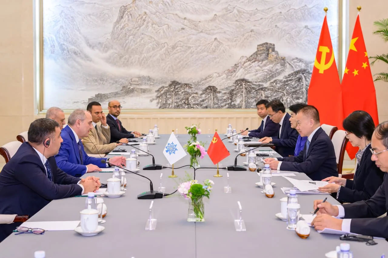 YAP ilə Çin Kommunist Partiyası arasında əməkdaşlıq məsələləri müzakirə olunub