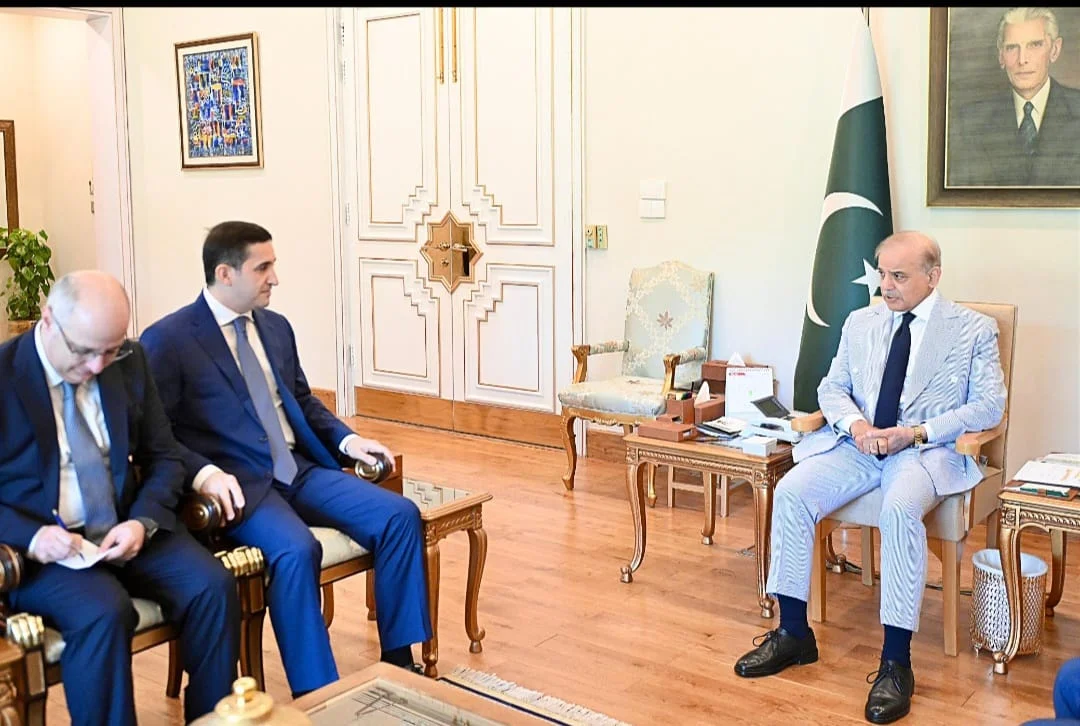 Pakistan İslam Respublikasının Baş naziri Fərid Əhmədovu qəbul edib