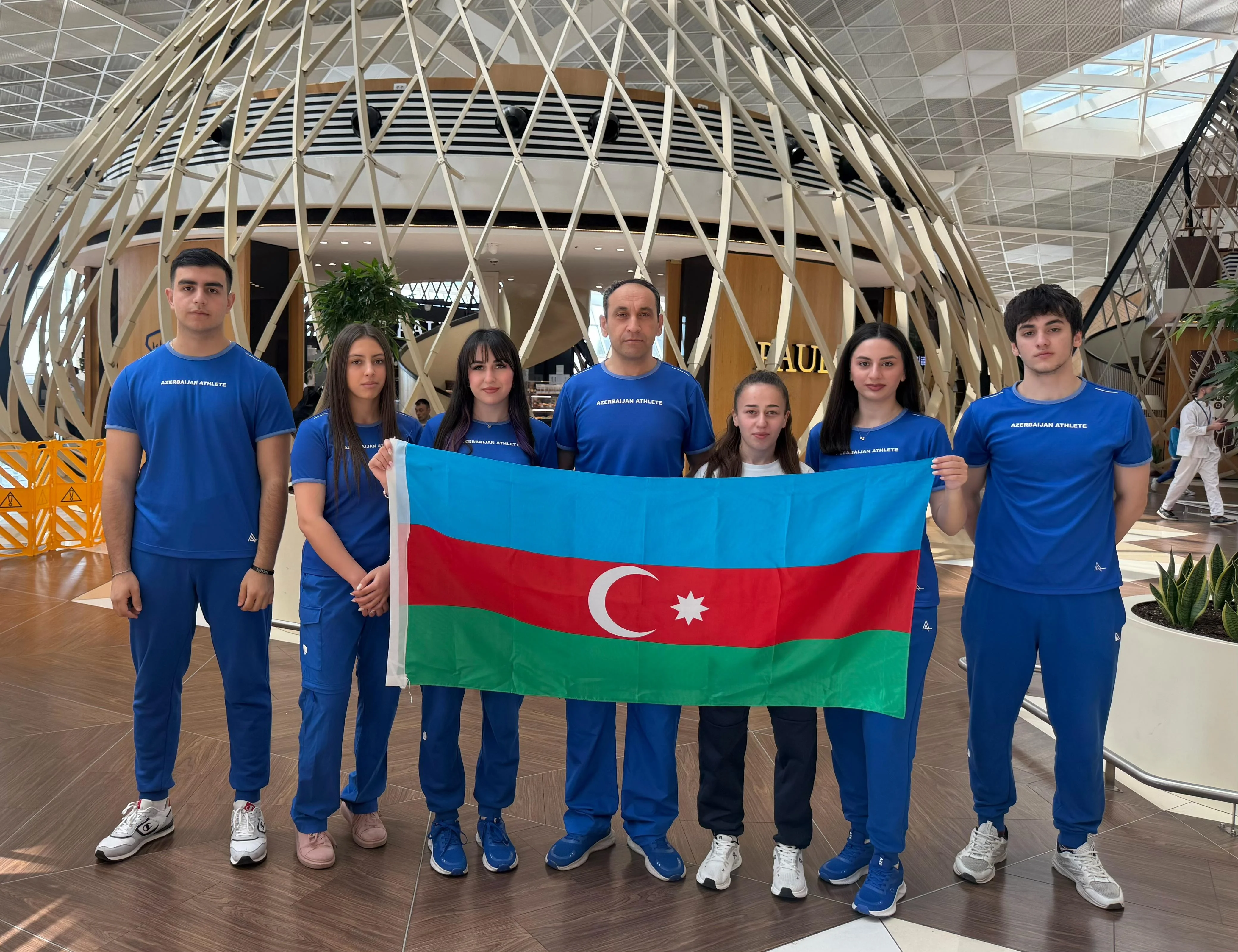 Stolüstü tennisçilər Çinə yollanıblar
