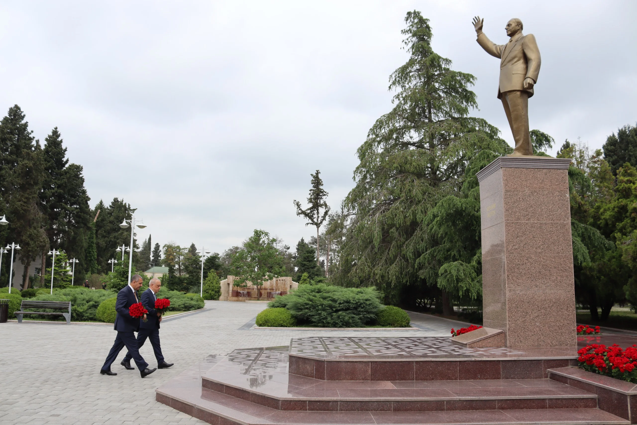 Azərbaycan Dövlət Su Ehtiyatları Agentliyinin sədri Naftalan şəhərində vətəndaşlarla görüşüb