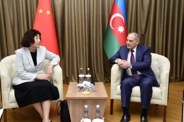 YAP Sədrinin müavini ilə Çinin Azərbaycandakı səfiri arasında görüş keçirilib