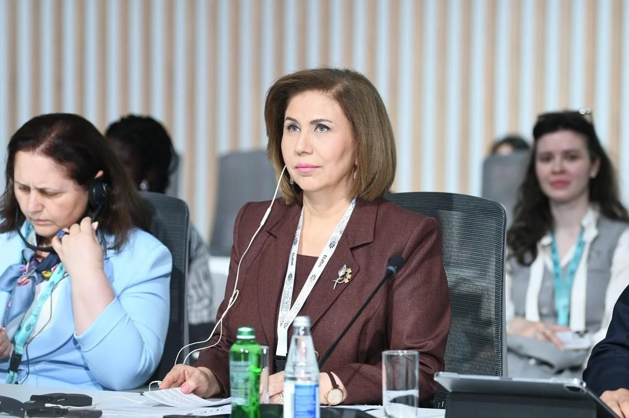 Bahar Muradova WUF13 çərçivəsində keçirilən “Uşaqlar və gənclər dəyirmi masası”nda çıxış edib