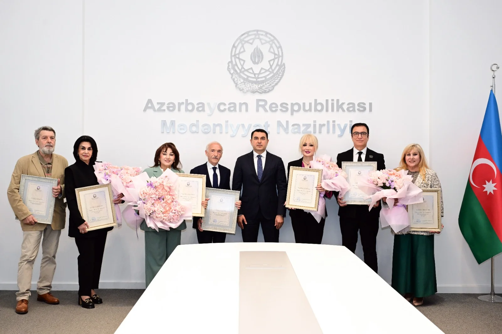 Nazirlikdə bir qrup yubilyar mədəniyyət xadimi ilə görüş keçirilib