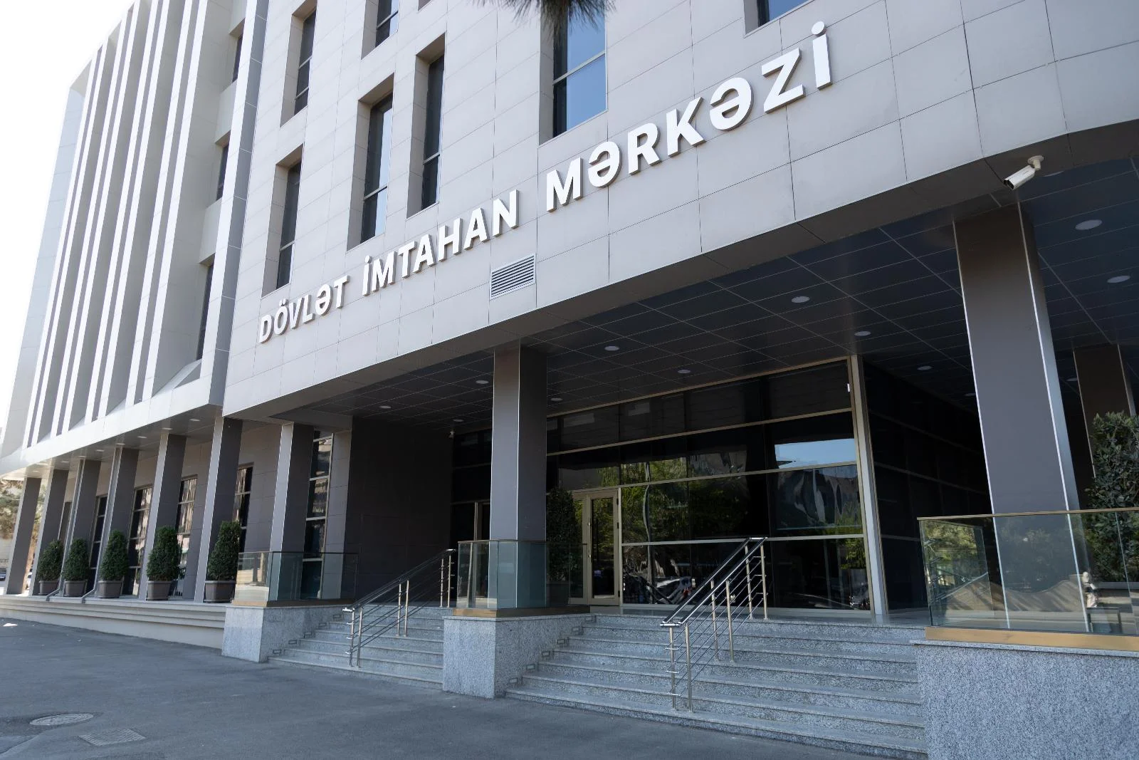DİM bu gün II və III ixtisas qrupları üzrə qəbul imtahanı keçirir