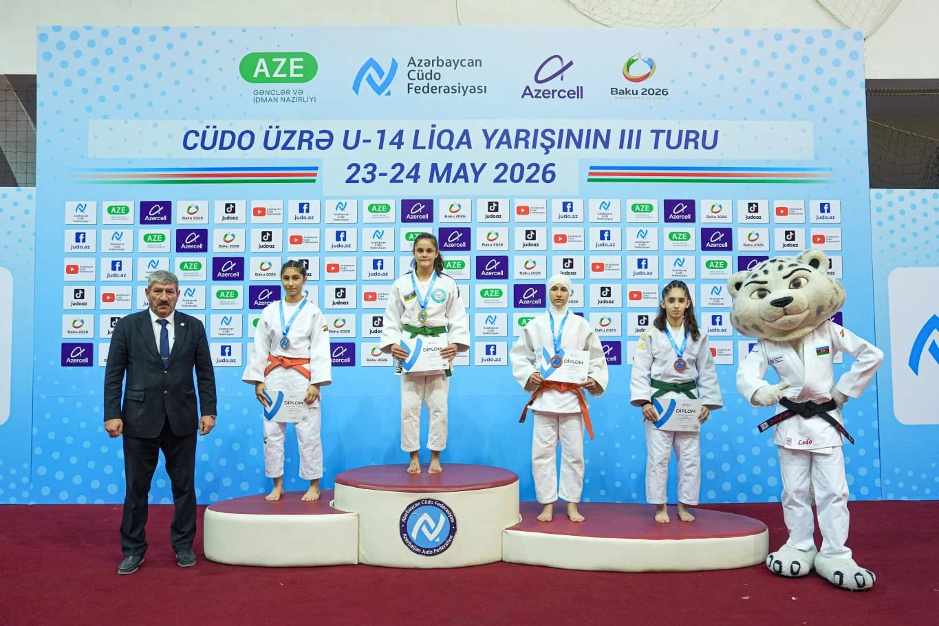 Qazaxda karate turniri: qaliblər mükafatlandırıldı