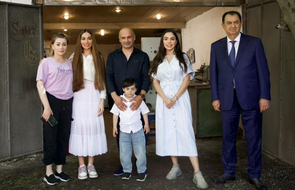 Leyla Əliyeva və Arzu Əliyeva Lənkəranda sənət ustası Samir Həbibovun fəaliyyəti ilə tanış olublar