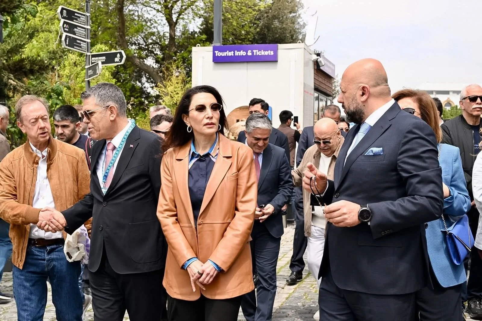(Ombudsman) Sabina Əliyeva Beynəlxalq Xalça Festivalını ziyarət edib