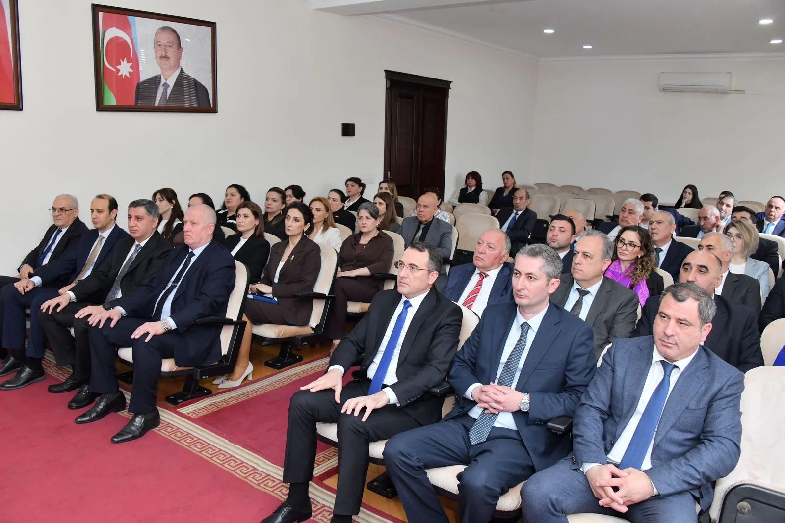 Sumqayıt Dövlət Universitetinin yeni rektoru kollektivə təqdim olunub