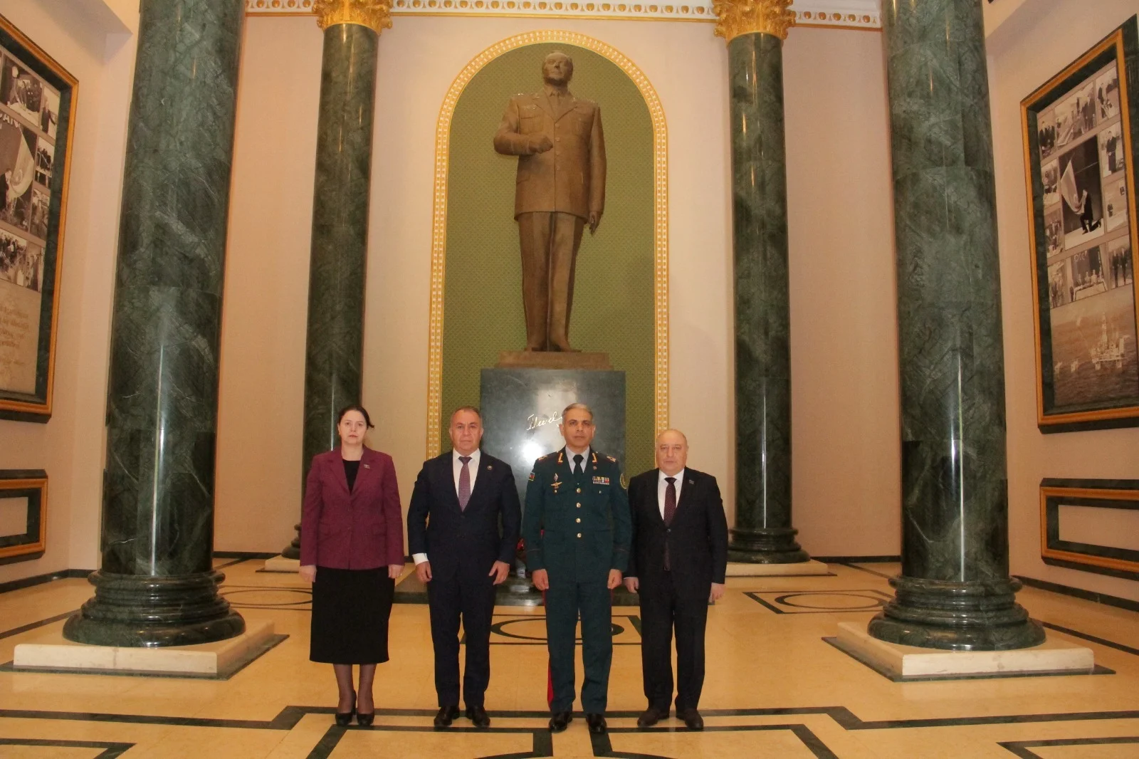 “Heydər Əliyev müasir Azərbaycan Respublikasının memarıdır” mövzusunda elmi-praktik konfrans keçirilmişdir