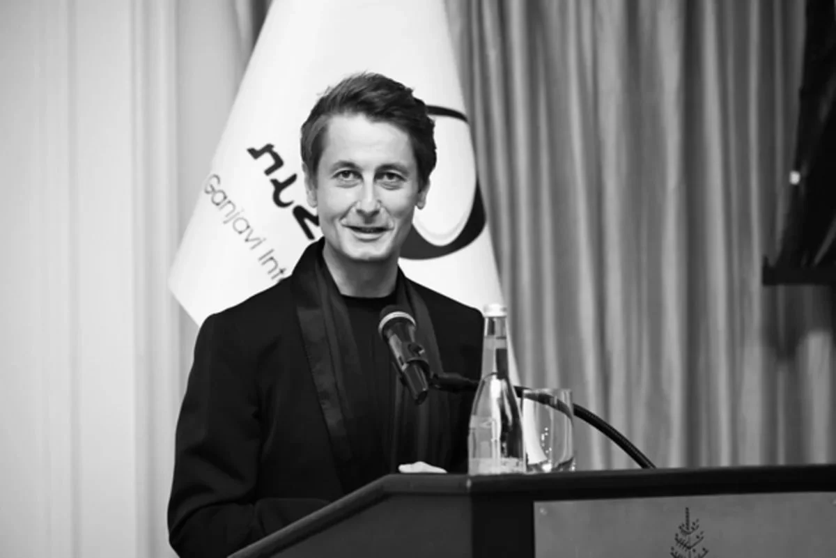 Nizami Gəncəvi Beynəlxalq Mərkəzinin baş katibi Rövşən Muradov vəfat edib