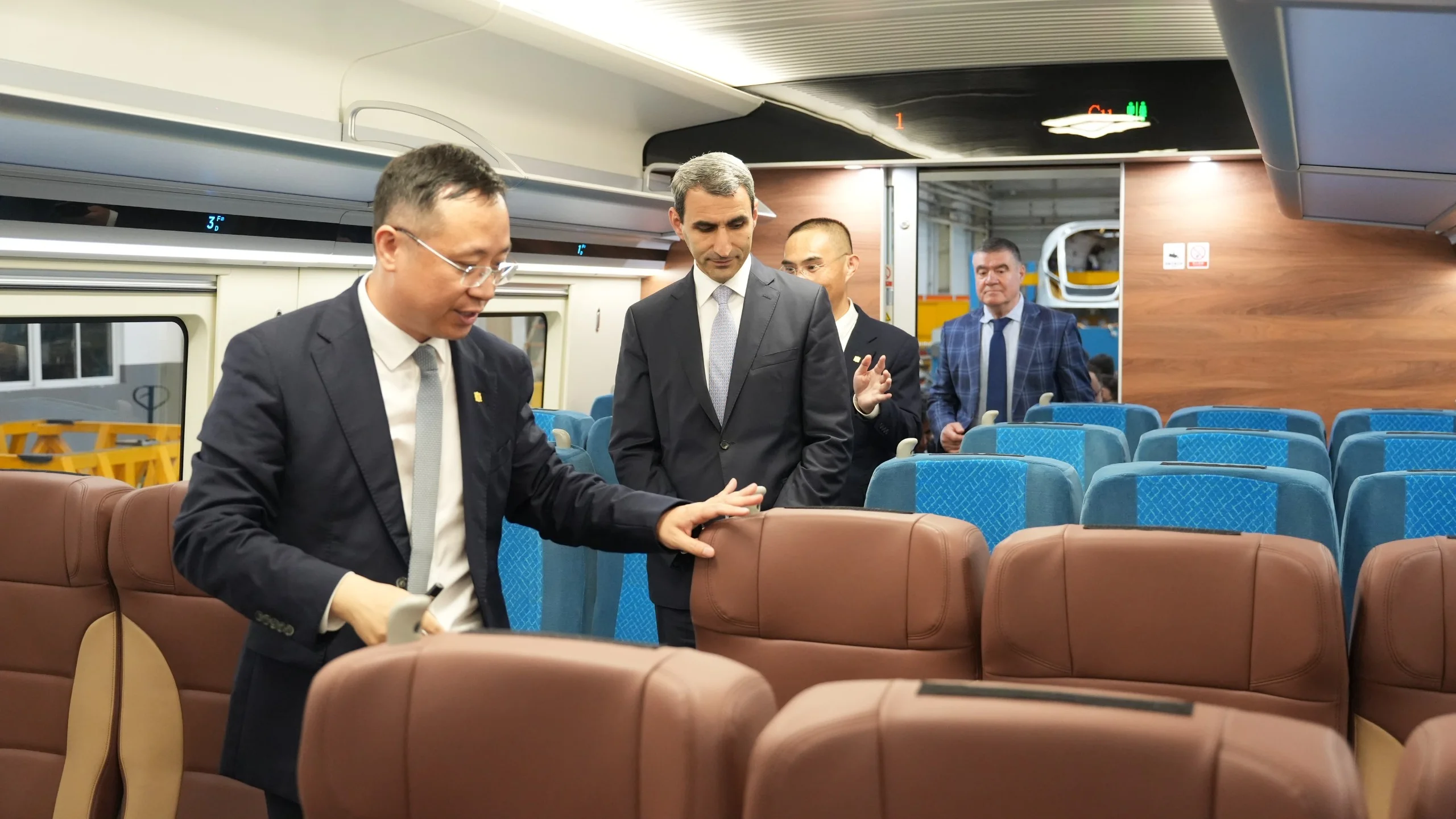 ADY Çin şirkətlərindən yeni sərnişin qatarları və vaqonları almağı planlaşdırır