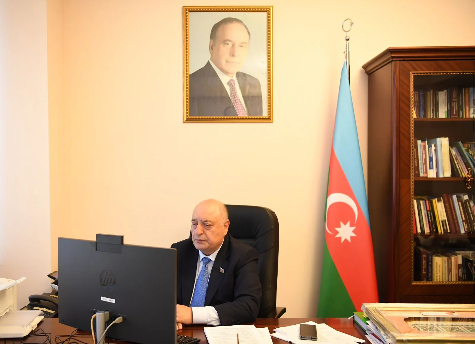 Əmək və sosial siyasət komitəsinin iclasında