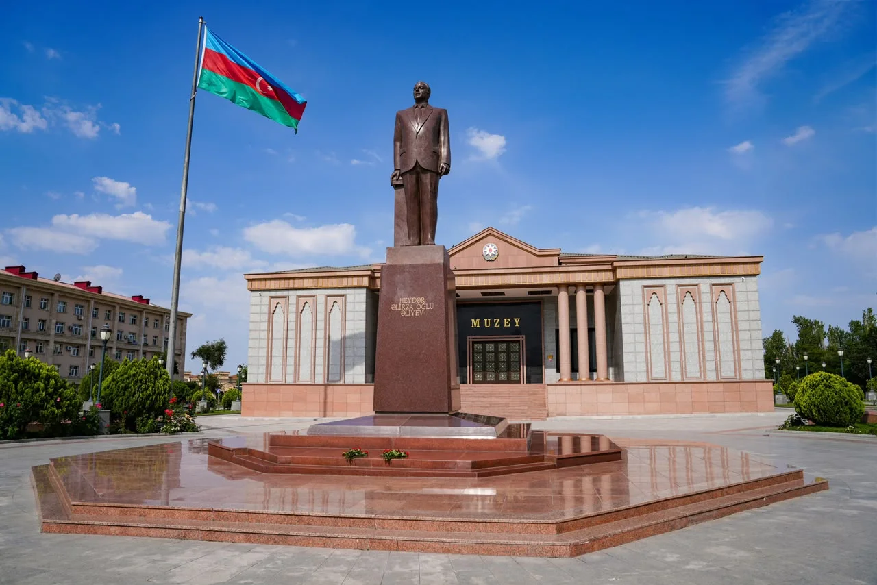 Ekologiya və təbii sərvətlər naziri Naxçıvan Muxtar Respublikasına səfər edib