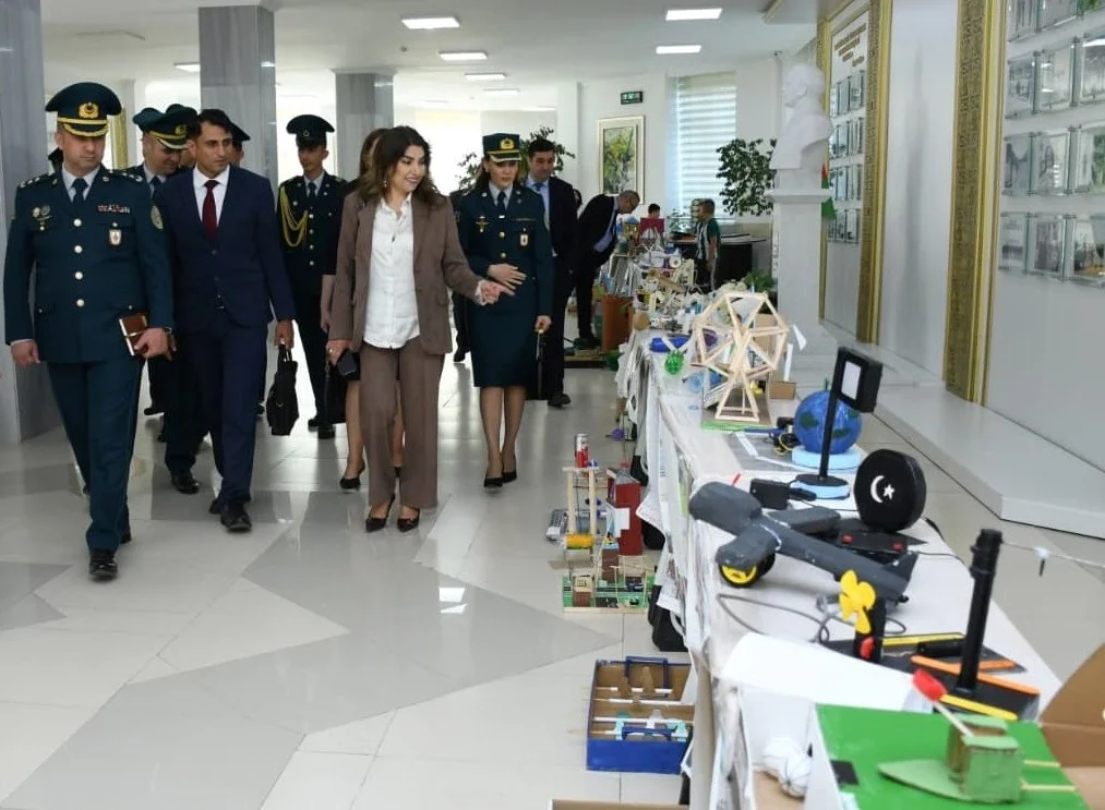 Dövlət Sərhəd Xidmətinin Xüsusi Məktəbində “Gənc tədqiqatçılar” adlı IV elmi-praktik konfrans keçirilmişdir  Dövlət Sərhəd Xidmətinin Xüsusi Məktəbinin yaradılmasının 15 illik yubileyinə həsr olunmuş “Gənc tədqiqatçılar” adlı IV elmi-praktik konfrans