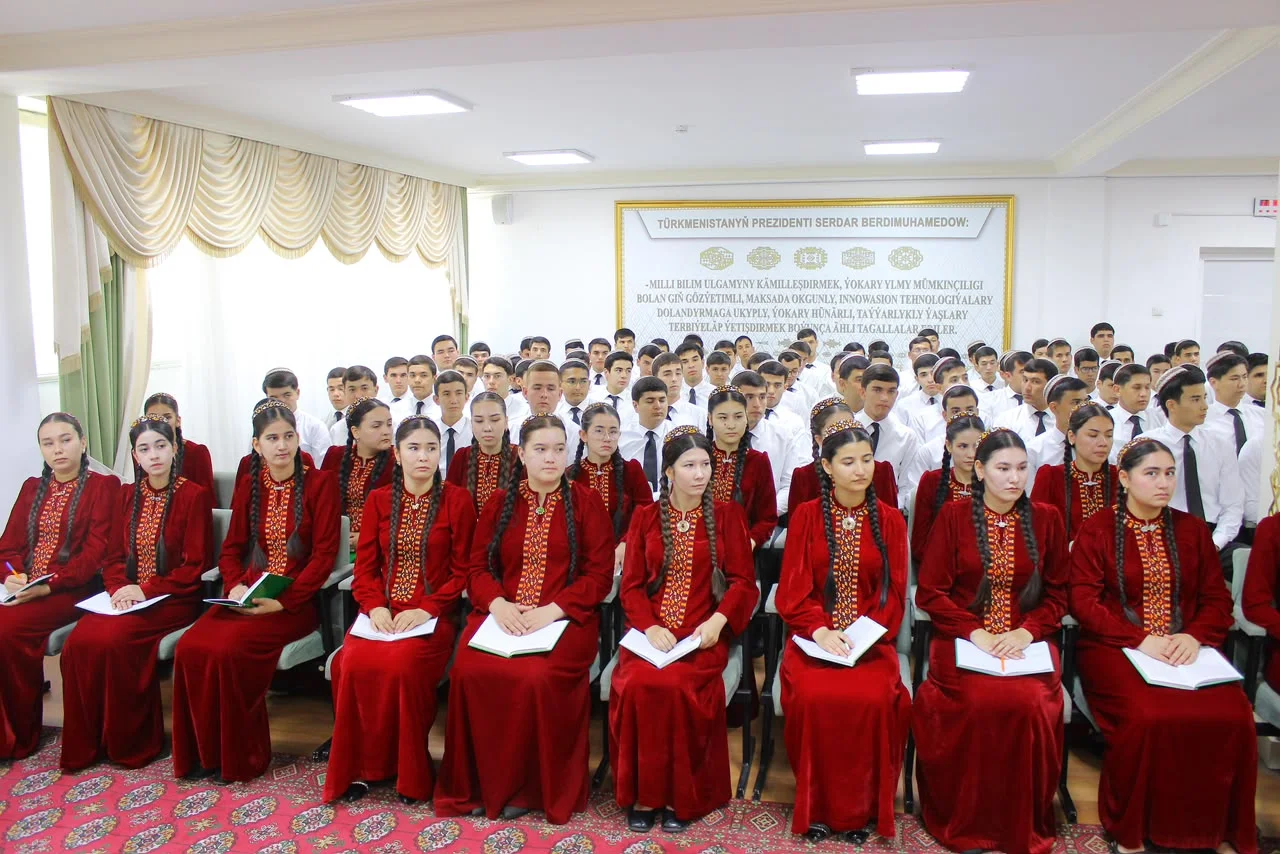 Aşqabadda Əcəmi Naxçıvaninin 900 illiyi qeyd olunub