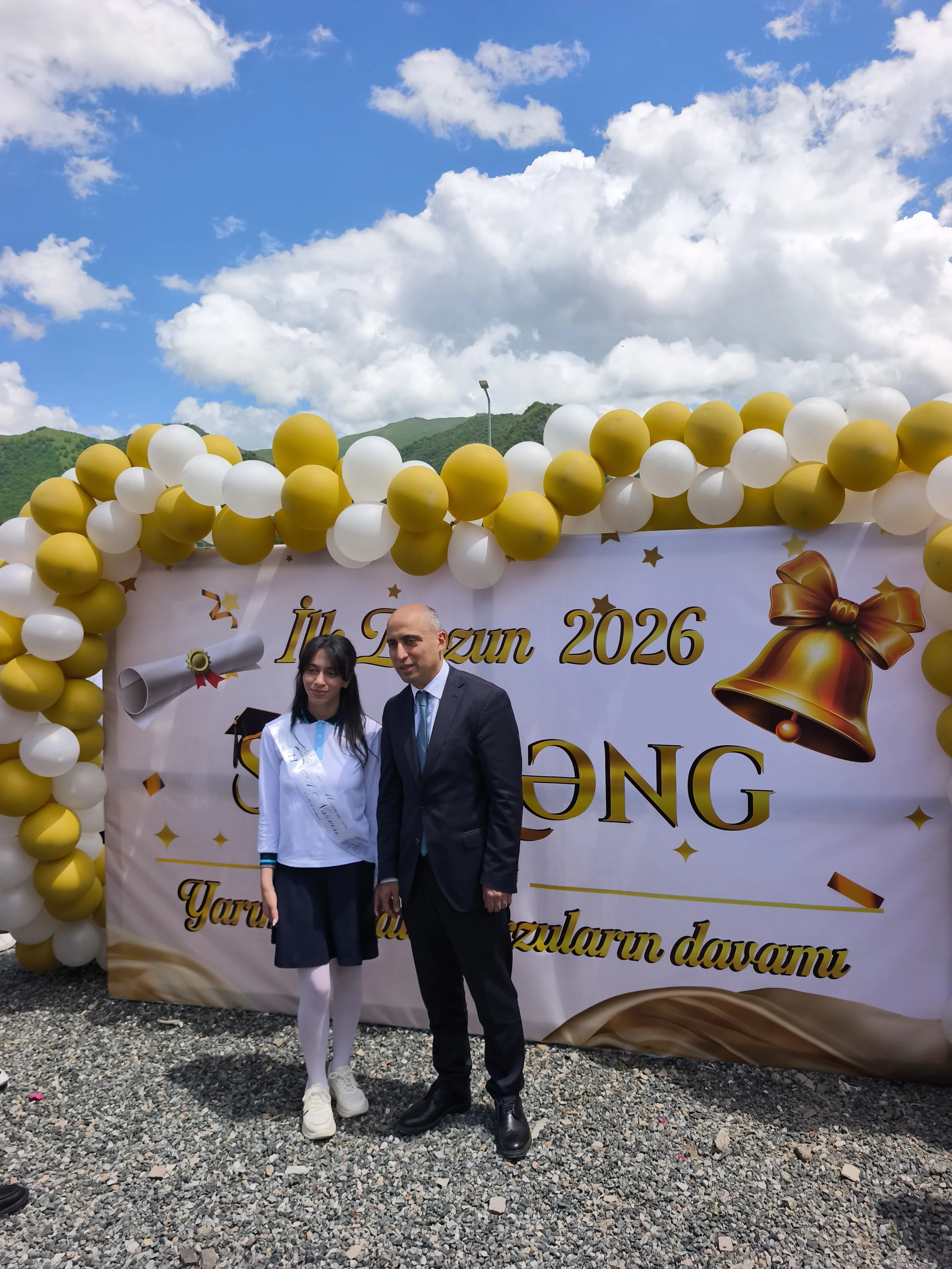 Elm və təhsil naziri azad Kəlbəcərin ilk məzununun "Son zəng" tədbirində iştirak edib
