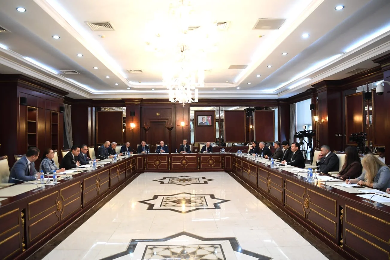 İnsan hüquqları komitəsinin iclasında