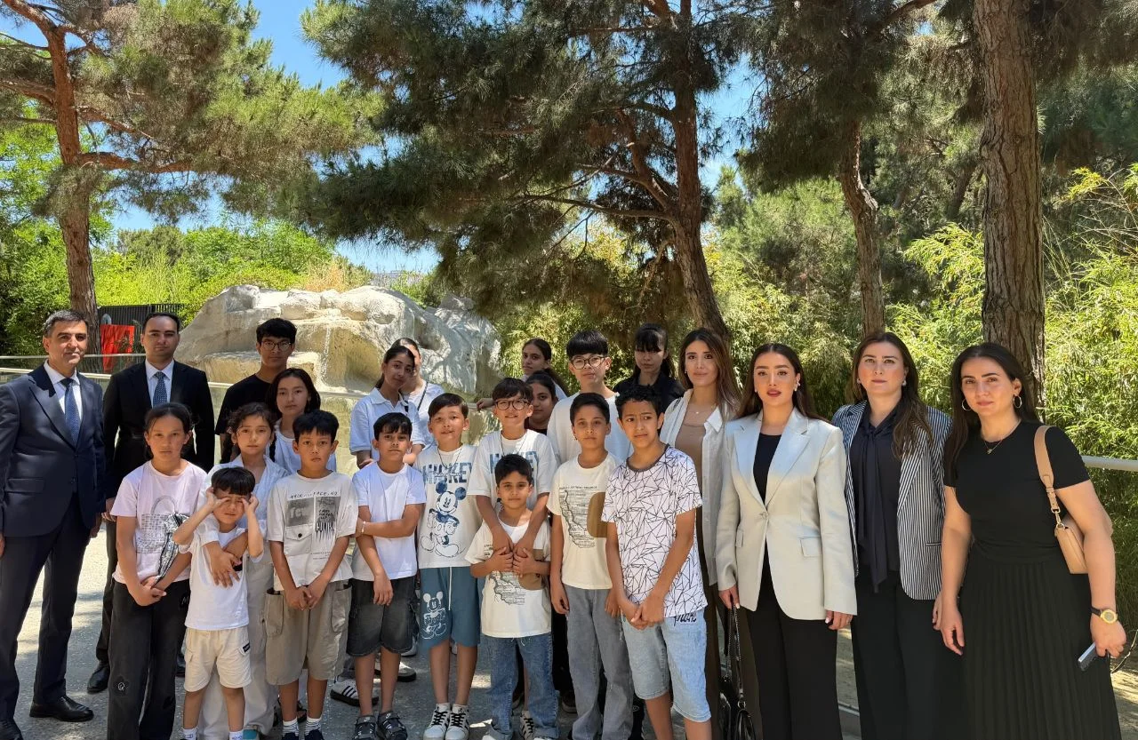 Ümumdünya Qaçqınlar Günü münasibətilə qaçqın ailələrdən olan uşaqlar üçün Bakı Zooloji Parkına ekskursiya təşkil edilib