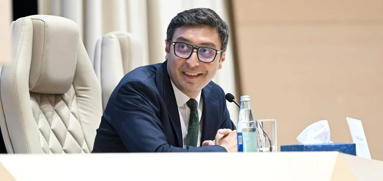 Fərid Qayıbov ölkəmizi beynəlxalq yarışlarda uğurla təmsil etmiş idmançılarla görüşüb