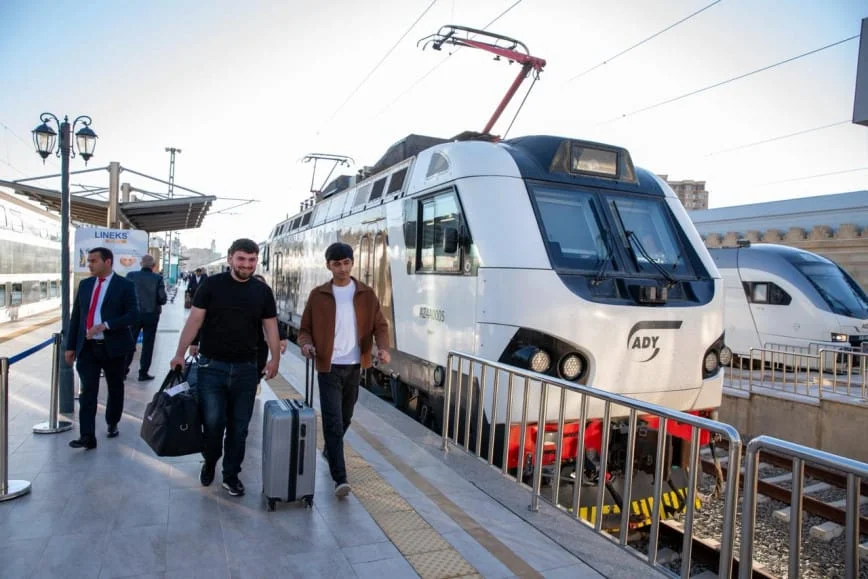 ADY Bakı–Tbilisi–Bakı qatarlarında sərnişin tutumunu artırır