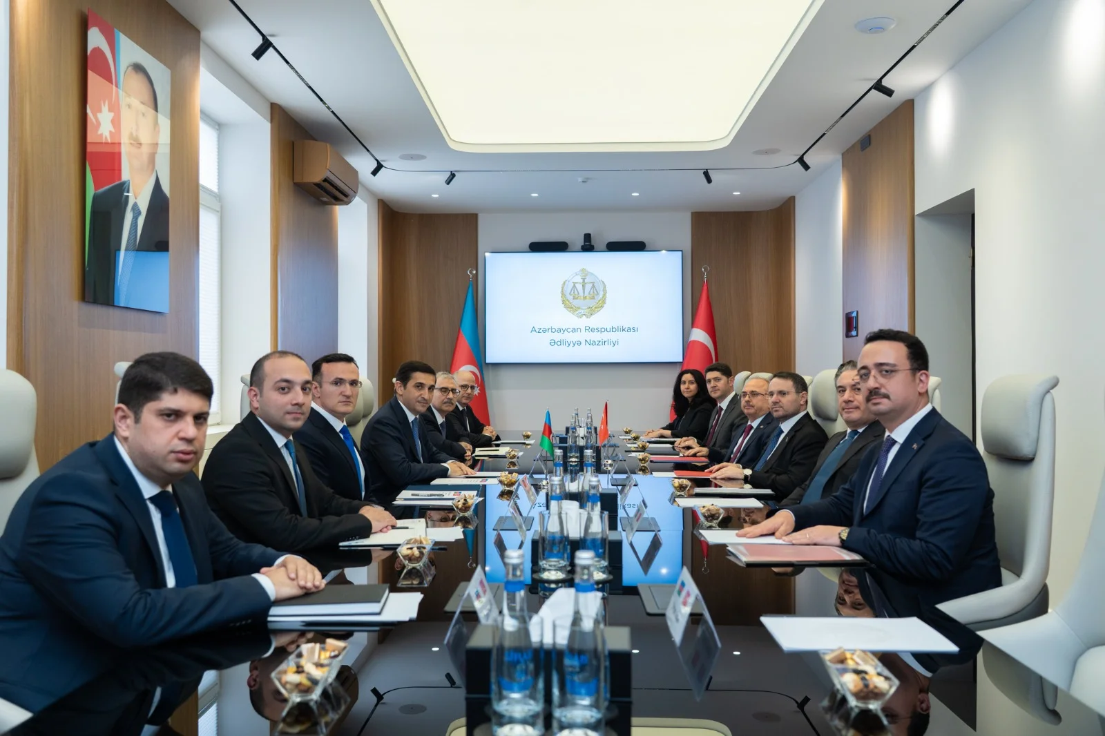 Ədliyyə naziri Fərid Əhmədov Türkiyənin ədliyyə naziri Akın Gürlek ilə görüşüb