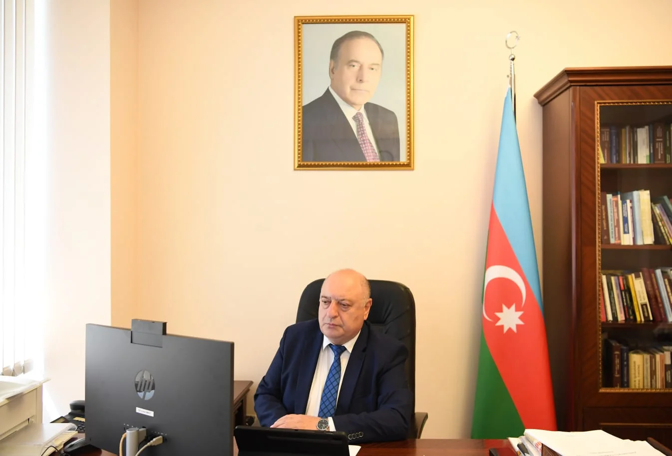 Əmək və sosial siyasət komitəsinin iclasında