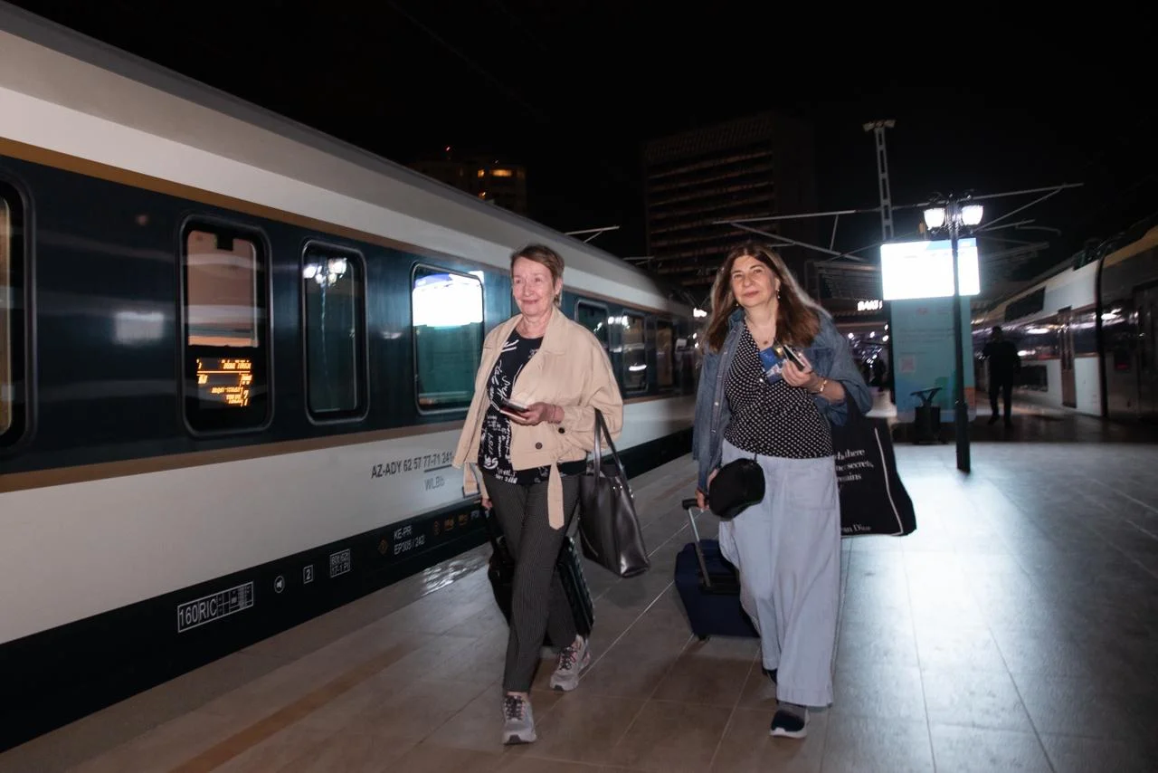 Bakı–Tbilisi–Bakı qatarlarında sərnişin yerlərinin sayı təqribən 120 faiz artırılıb