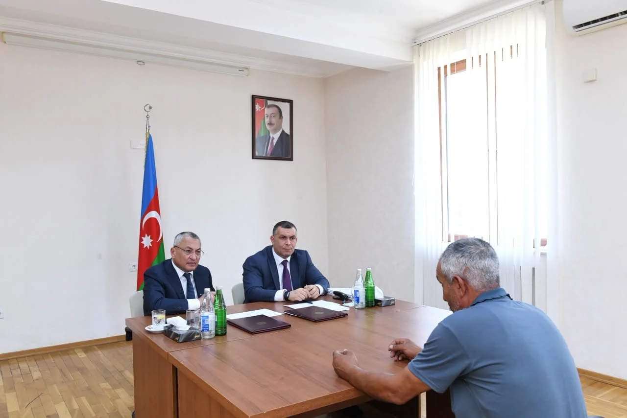 Oğuz rayonunda keçmiş məcburi köçkünlərin müraciətləri dinlənilib