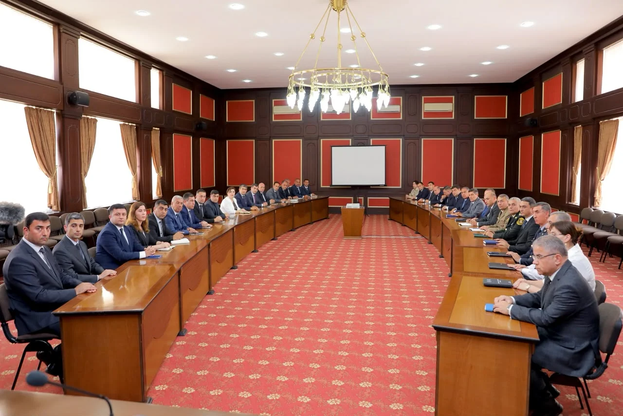 Naxçıvan şəhərinə, Ordubad və Culfa rayonlarına yeni təyin olunmuş icra hakimiyyəti başçıları kollektivlərə təqdim ediliblər