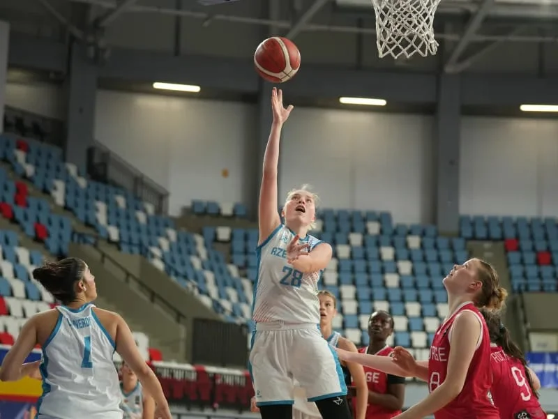 Qızlarımızın Avropa çempionatı B divizionundakı oyunları yekunlaşıb