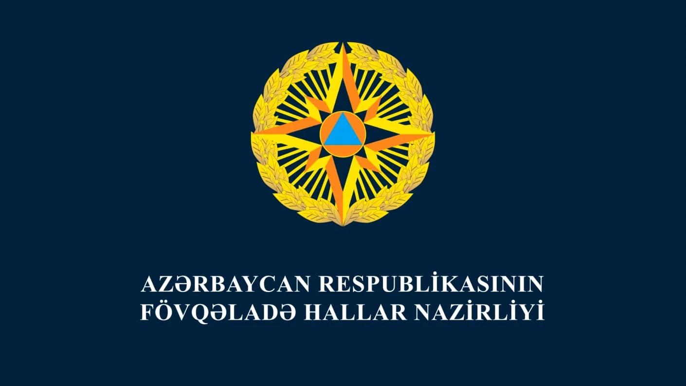 FHN: Yevlaxda yük maşını elektrik dirəyinə çırpılıb, sürücü xilas edilib -(VİDEO)