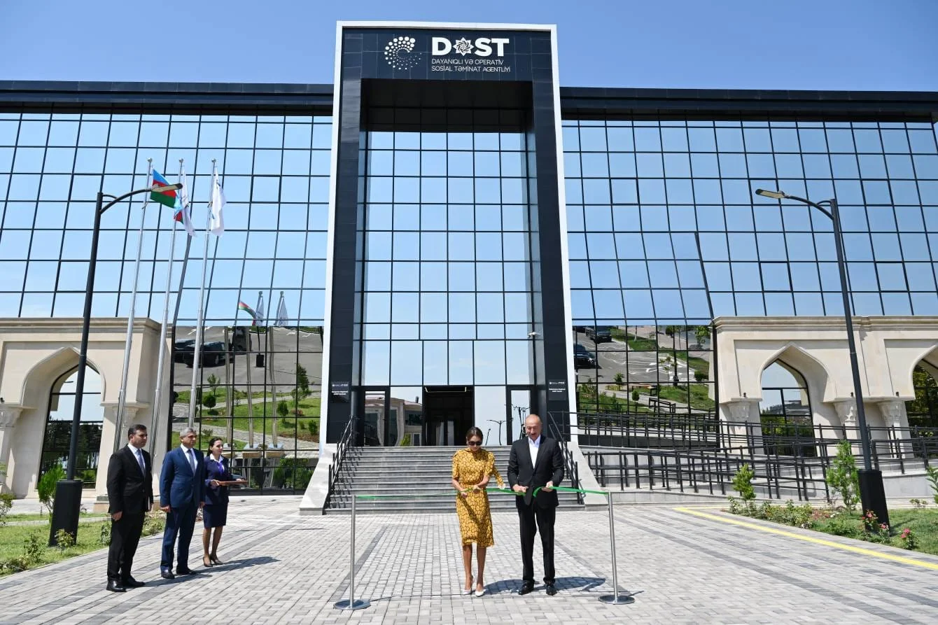Prezident İlham Əliyev Əmək və Əhalinin Sosial Müdafiəsi Nazirliyinin tabeliyində olan DOST Agentliyinin Naxçıvan Regional DOST Mərkəzinin açılışında iştirak edib