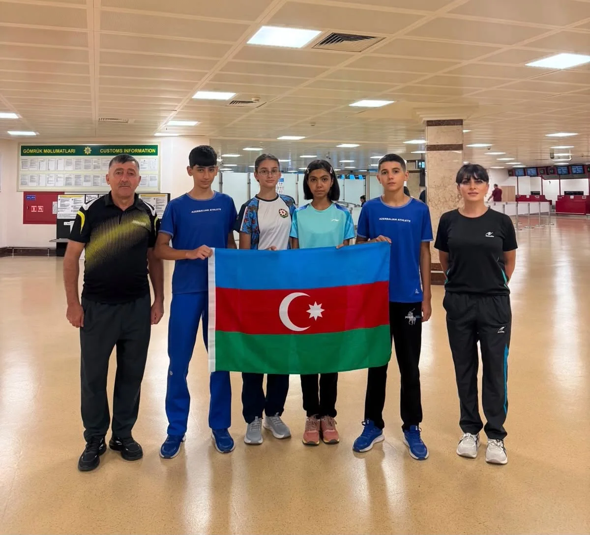 Stolustü tennisçilər Türkiyəyə yollanıblar