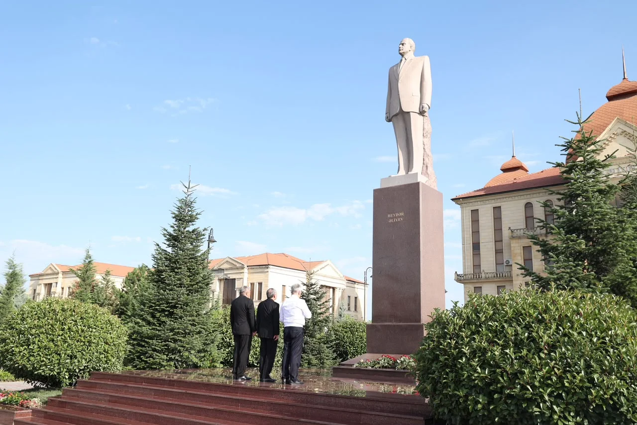 Baş prokuror Quba rayonunda vətəndaşları qəbul edib