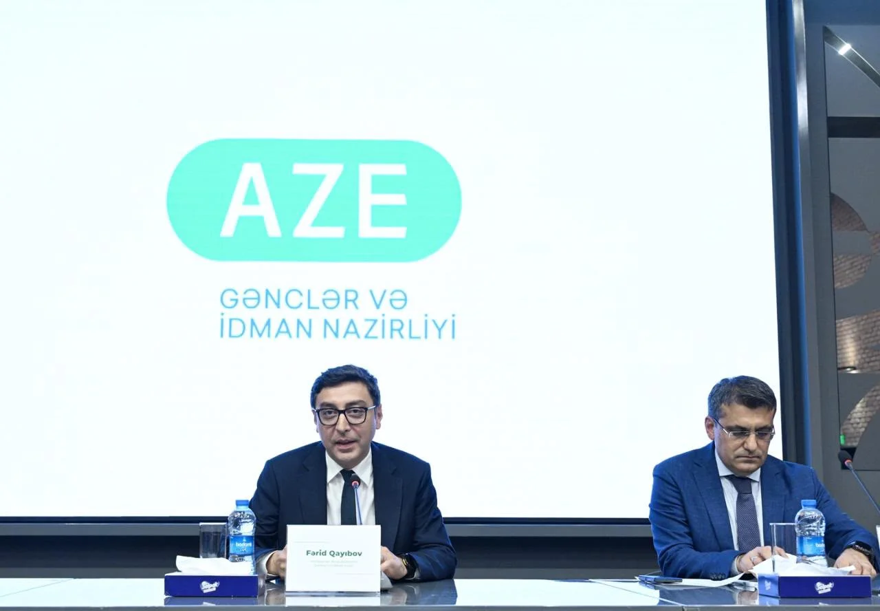 Fərid Qayıbov beynəlxalq yarışlarda fərqlənən idmançılarla görüşüb