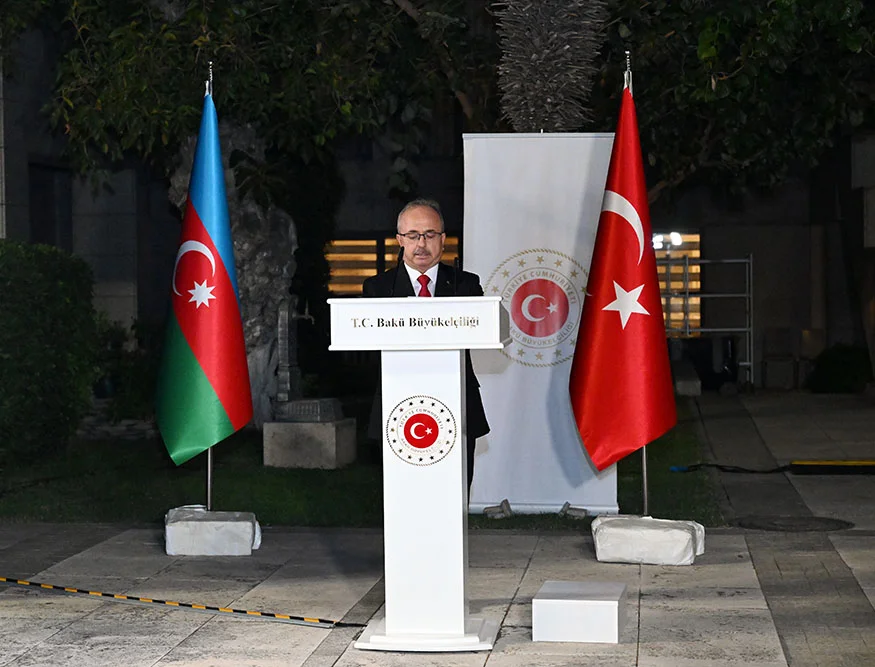 Bakıda Türkiyənin Zəfər Bayramı və Silahlı Qüvvələr Gününün 104-cü ildönümü münasibətilə tədbir keçirilib