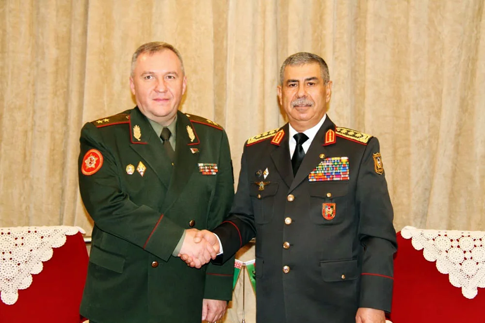 Müdafiə naziri Belarus Respublikasının müdafiə naziri ilə görüşüb