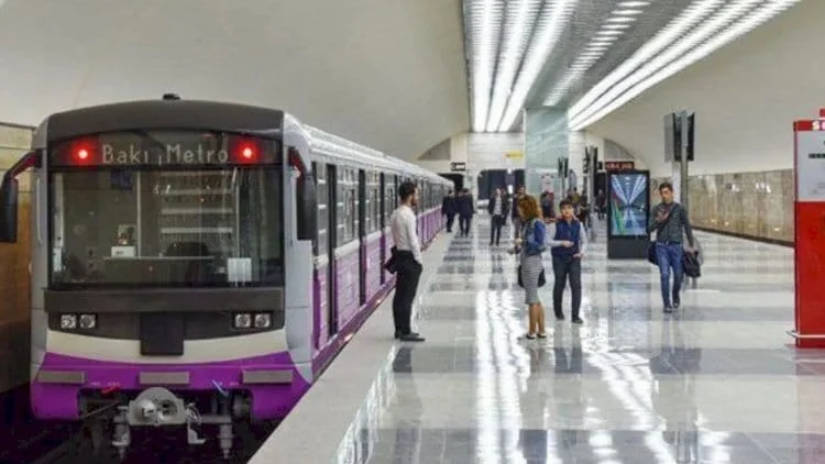Bakı metrosunda hərəkəti dayandıran səbəb açıqlandı