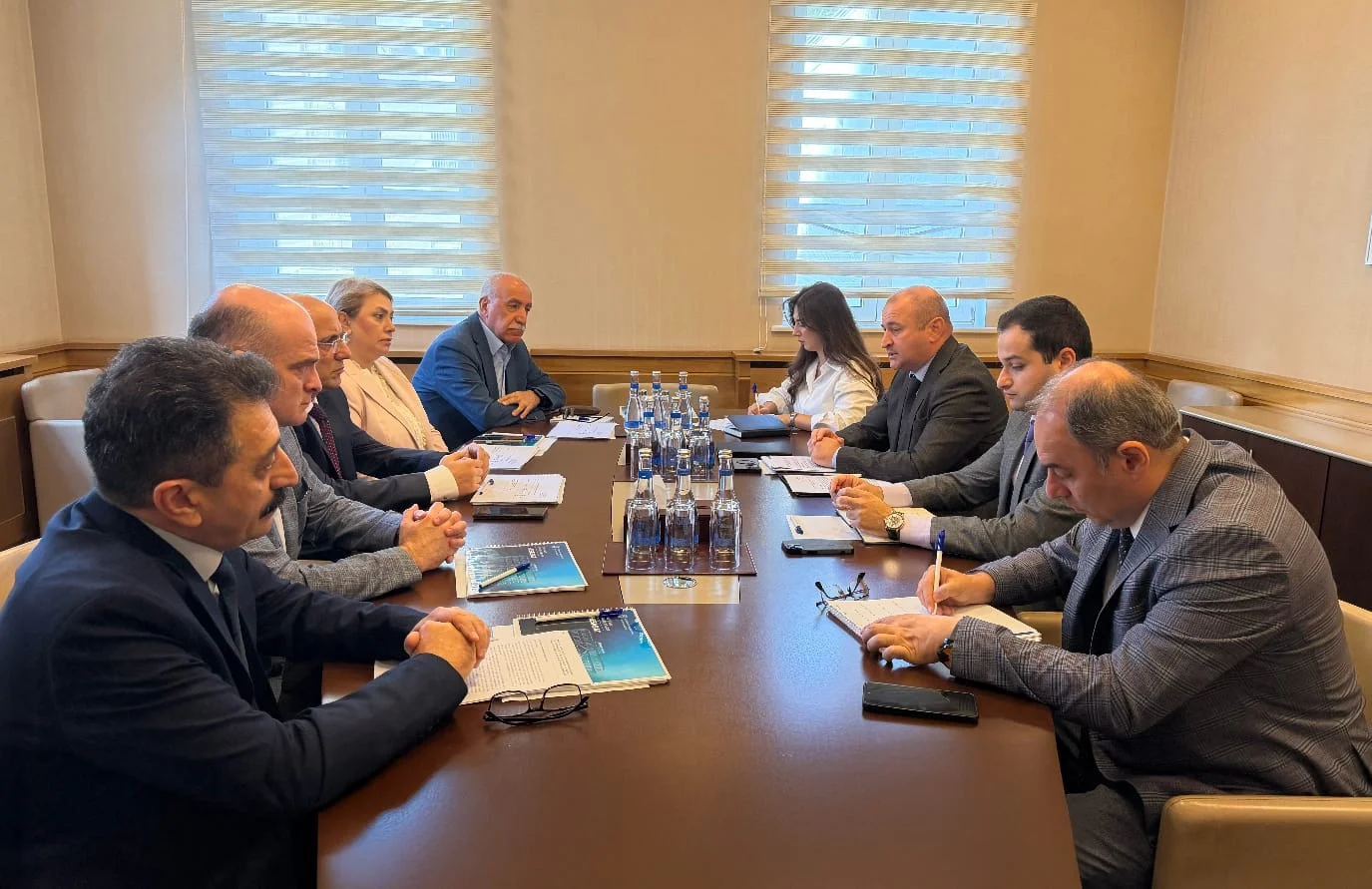 İctimai Şura üzvləri ilə dövlət borcunun idarə edilməsi istiqamətində görülən işlər müzakirə edilib