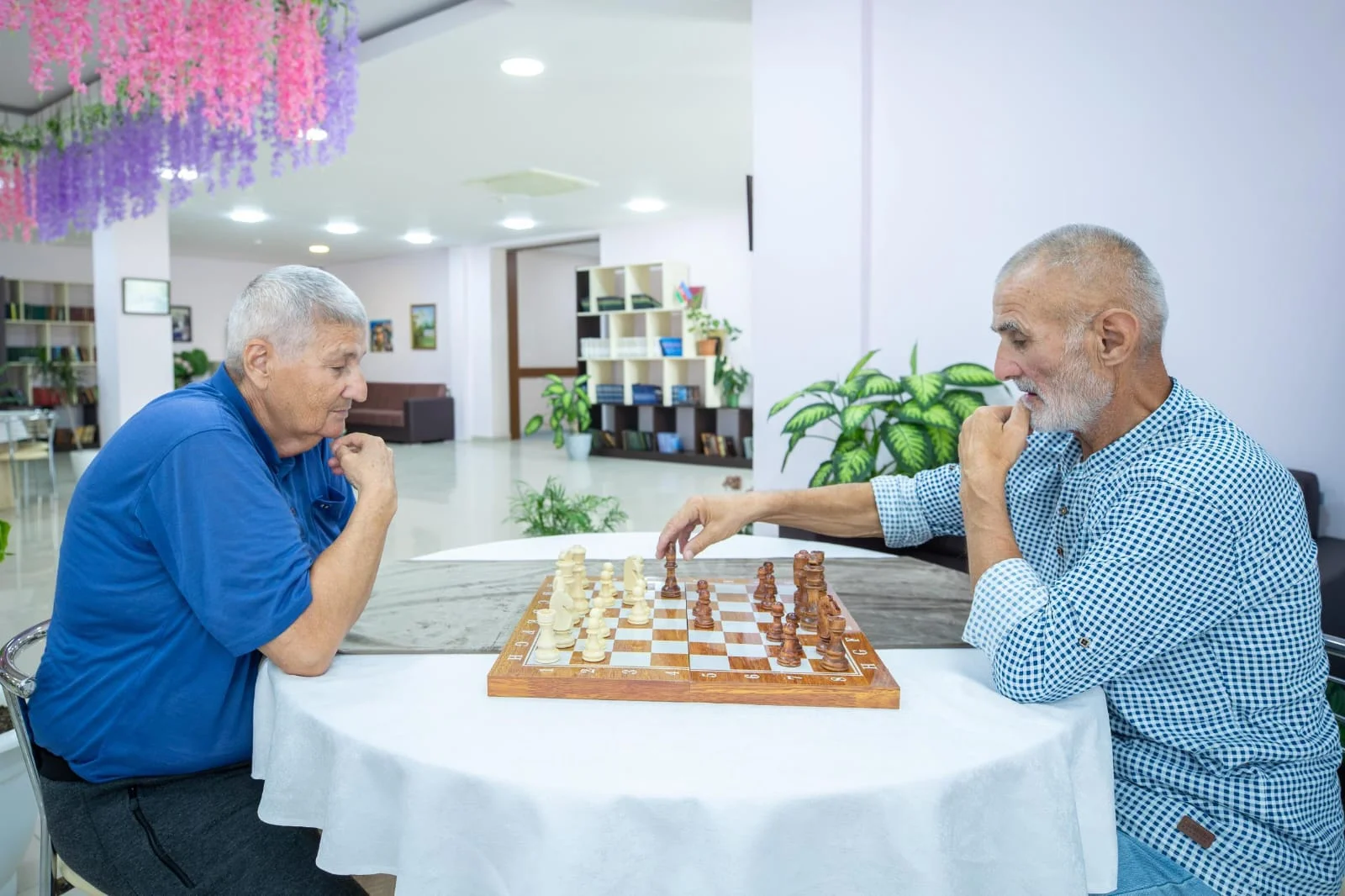 Ahıllar Evində hazırda 214 ahılımız qayğı ilə əhatə olunur