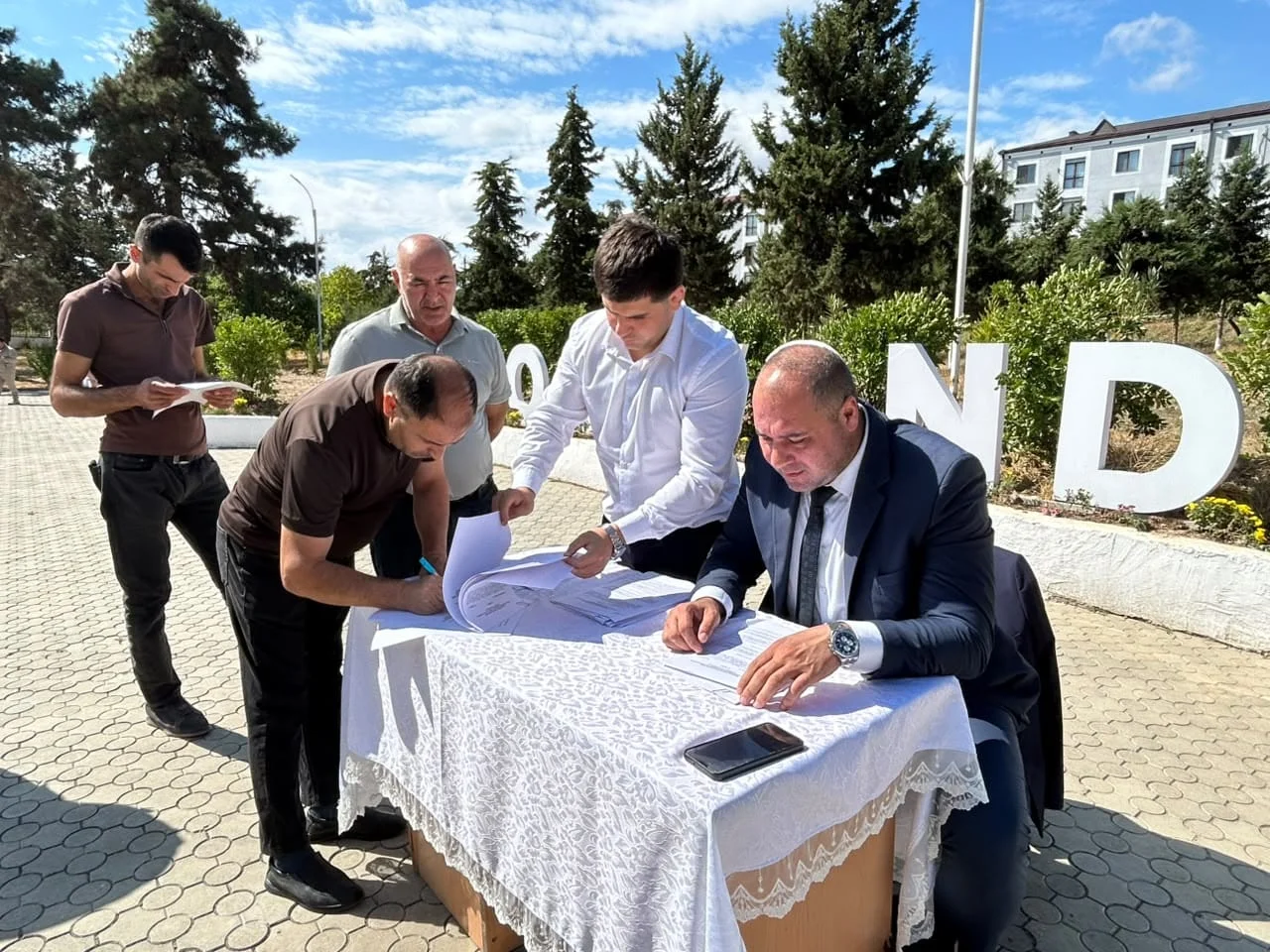 Xocavənd şəhər sakinləri doğma yurdlarına qovuşub