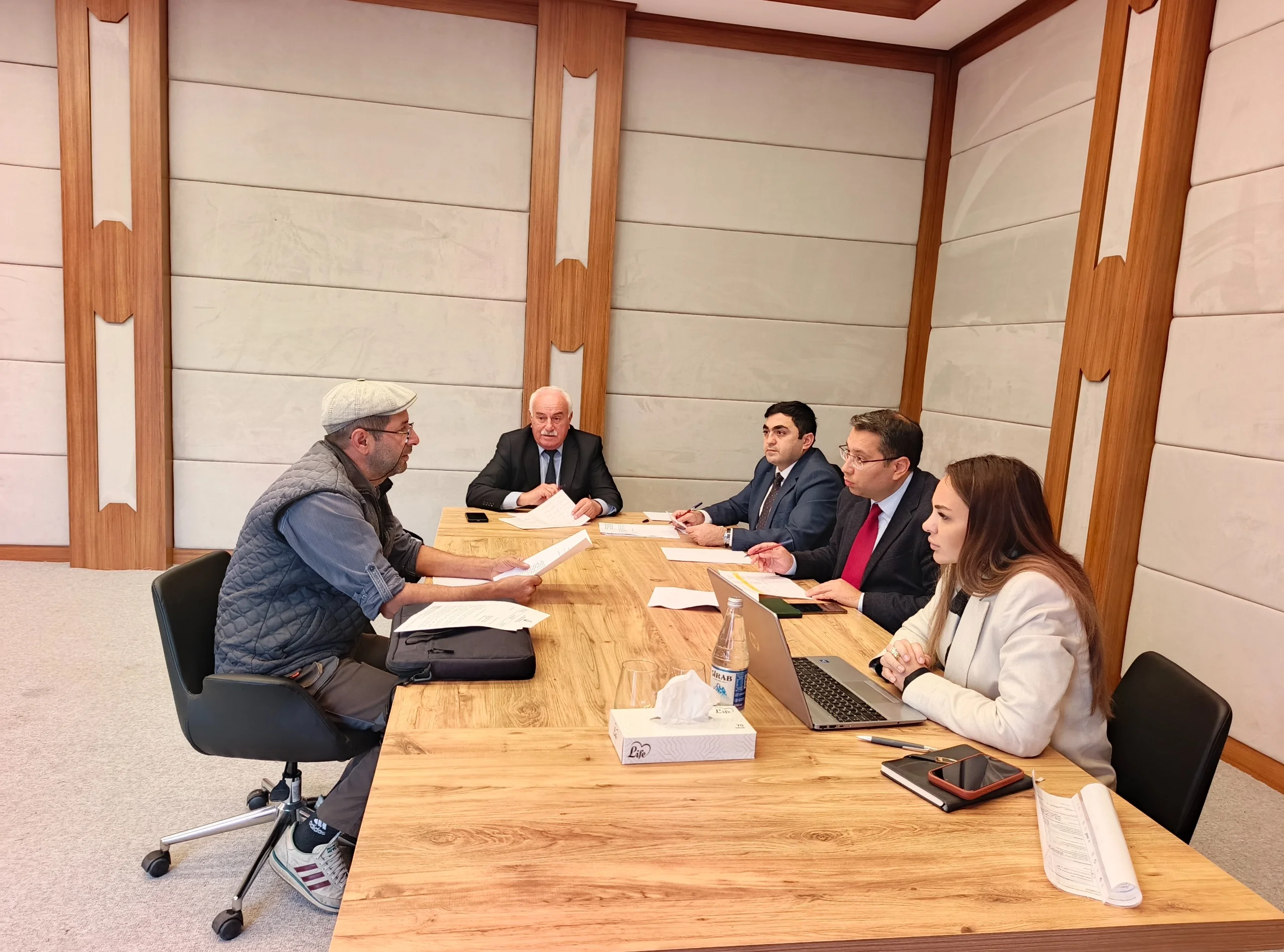 Elm, təhsil və insan resursları şöbəsinin müdiri Fərid Nəcəfov Cəbrayılda vətəndaşlarla görüşüb