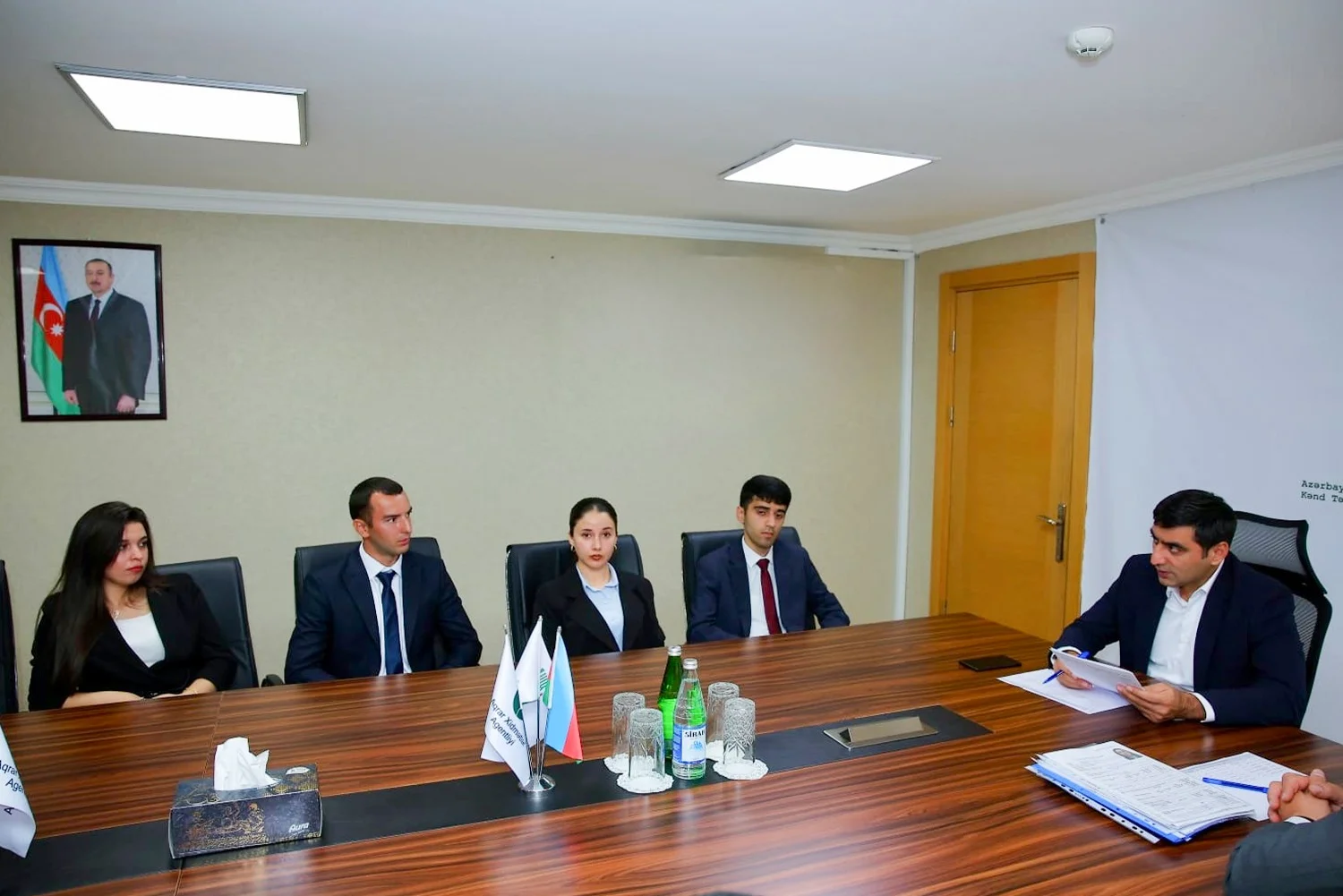 Kənd Təsərrüfatı Nazirliyi yanında Aqrar Xidmətlər Agentliyində (AXA) “Yay Təcrübə Proqramı”nda uğur qazanmış gənc mütəxəssislərlə görüş keçirilib